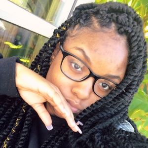 Meet your Posher, Alia